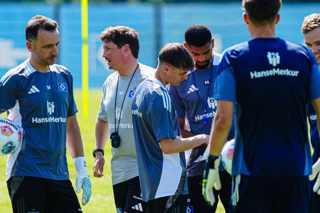 Merlin Polzin (Hamburger SV, Trainer), Max Bergmann (Hamburger SV, Co-Trainer), Richard Koehn (Hamburger SV, Co-Trainer) GER, Training Hamburger SV, Fussball, 1. Bundesliga, Saison 2025 2026, 02.07.2025 GER, Training Hamburger SV, Fussball, 1. Bundesliga, Saison 2025 2026, 02.07.2025 Hamburg Copyright: xEibner-Pressefoto MarcelxvonxFehrnx EP_MFN