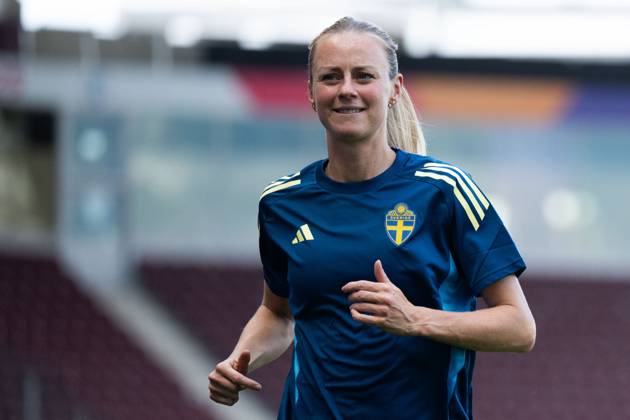 250703 Amanda Ilestedt of the Swedish women s national football team at a training session during the UEFA Women s Euro 2025 Championship on July 3, 2025 in Geneva. Photo: Mathias Bergeld BILDBYRAN kod MB MB1166 fotboll football soccer fotball fotbolls-em europamästerskap em uefa womens euro uefa womens european football championship womens euro 2024 dam kvinner women träning practice training sverige sweden 2 bbeng Copyright: MATHIASxBERGELD BB250703MB050