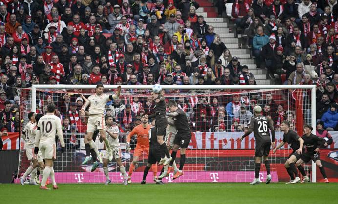 Strafraumszene, Torraumszene Kopfballduell Zweikampf Aktion Jackson Irvine FC St. Pauli 07 Allianz Arena, München, Bayern, Deutschland, Europa Penalty area scene, goal area scene header duel duel action Jackson Irvine FC St. Pauli 07 Allianz Arena, Munich, Bavaria, Germany, Europe Copyright: imageBROKER MichaelxWeber iblimw12995892.jpg Bitte beachten Sie die gesetzlichen Bestimmungen des deutschen Urheberrechtes hinsichtlich der Namensnennung des Fotografen im direkten Umfeld der Veröffentlichung Strafraumszene, Torraumszene Kopfballduell Zweikampf Aktion Jackson Irvine FC St. Pauli (07) Allianz Arena, München, Bay imago images 0808083987