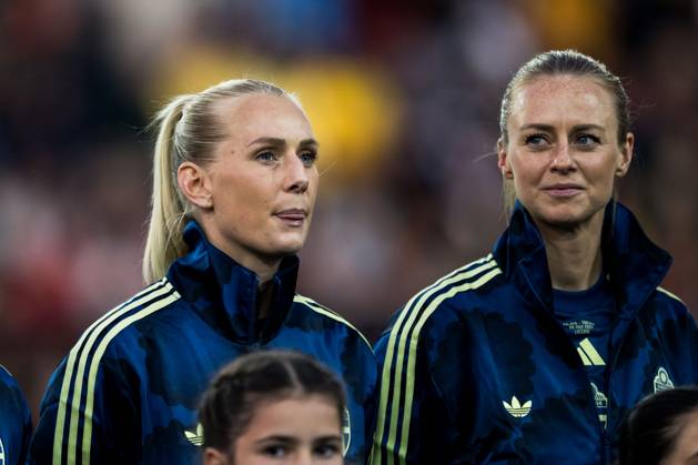 250708 Stina Blackstenius and Amanda Ilestedt of Sweden ahead of the UEFA Women s Euro 2025 group stage football match between Poland and Sweden on July 8, 2025 in Luzern. Photo: Ludvig Thunman BILDBYRAN kod LT LT0707 fotboll football soccer fotball fotbolls-em europamästerskap em uefa womens euro uefa womens european football championship womens euro 2025 dam kvinner women polen sverige sweden poland 7 bbeng Copyright: LUDVIGxTHUNMAN BB250708LT098
