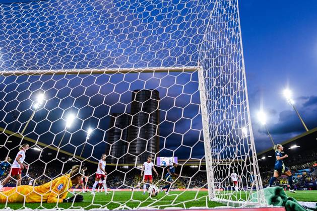 250708 Stina Blackstenius of Sweden celebrates after scoring 0-1 during the UEFA Women s Euro 2025 group stage football match between Poland and Sweden on July 8, 2025 in Luzern. Photo: Mathias Bergeld BILDBYRAN kod MB LT0707 fotboll football soccer fotball fotbolls-em europamästerskap em uefa womens euro uefa womens european football championship womens euro 2025 dam kvinner women polen sverige sweden poland 7 bbeng jubel Copyright: MATHIASxBERGELD BB250708MB077