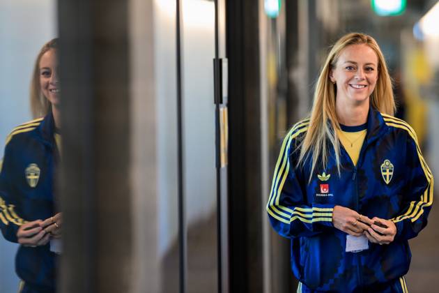 250710 Amanda Ilestedt of the Swedish women s national football team ahead of a press event during the UEFA Women s Euro 2025 Championship on July 10, 2025 in Cham. Photo: Ludvig Thunman BILDBYRAN kod LT LT0710 fotboll football soccer fotball fotbolls-em europamästerskap em uefa womens euro uefa womens european football championship womens euro 2025 dam kvinner women pressträff event meeting sverige sweden day 9 bbeng Copyright: LUDVIGxTHUNMAN BB250710LT017