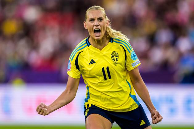 250712 Stina Blackstenius of Sweden celebrates after 1-1 during the UEFA Women s Euro 2025 group stage football match between between Sweden and Germany on July 12, 2025 in Zurich. Photo: Ludvig Thunman BILDBYRAN kod LT LT0714 fotboll football soccer fotball fotbolls-em europamästerskap em uefa womens euro uefa womens european football championship womens euro 2025 dam kvinner women sverige sweden germany deutschland tyskland bbeng jubel Copyright: LUDVIGxTHUNMAN BB250712LT054