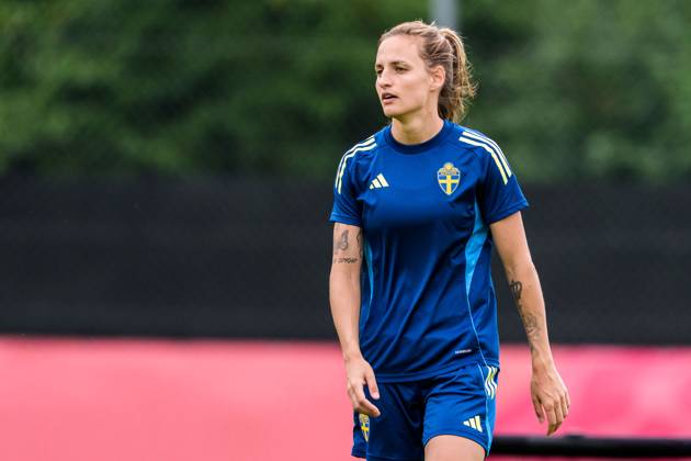 250716 Nathalie Björn of the Swedish women s national football team at a training session during the UEFA Women s Euro 2025 Championship on July 16, 2025 in Cam. Photo: Ludvig Thunman BILDBYRAN kod LT LT0720 fotboll football soccer fotball fotbolls-em europamästerskap em uefa womens euro uefa womens european football championship womens euro 2025 dam kvinner women träning practice training sverige sweden day 15 bbeng Copyright: LUDVIGxTHUNMAN BB250716LT003
