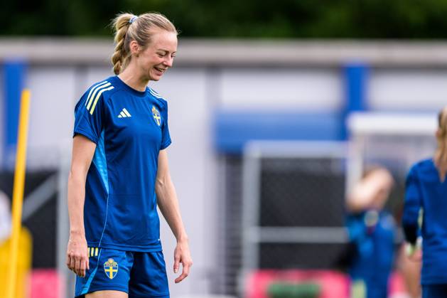 250716 Amanda Ilestedt of the Swedish women s national football team at a training session during the UEFA Women s Euro 2025 Championship on July 16, 2025 in Cam. Photo: Ludvig Thunman BILDBYRAN kod LT LT0720 fotboll football soccer fotball fotbolls-em europamästerskap em uefa womens euro uefa womens european football championship womens euro 2025 dam kvinner women träning practice training sverige sweden day 15 bbeng Copyright: LUDVIGxTHUNMAN BB250716LT037