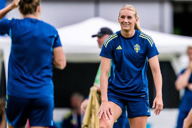 250716 Stina Blackstenius of the Swedish women s national football team at a training session during the UEFA Women s Euro 2025 Championship on July 16, 2025 in Cam. Photo: Ludvig Thunman BILDBYRAN kod LT LT0720 fotboll football soccer fotball fotbolls-em europamästerskap em uefa womens euro uefa womens european football championship womens euro 2025 dam kvinner women träning practice training sverige sweden day 15 bbeng Copyright: LUDVIGxTHUNMAN BB250716LT054