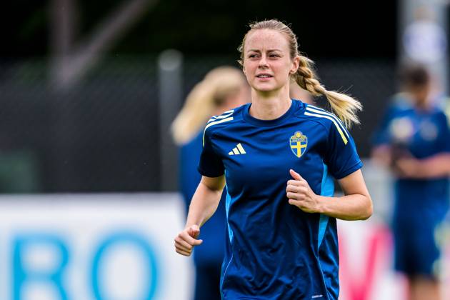 250716 Amanda Ilestedt of the Swedish women s national football team at a training session during the UEFA Women s Euro 2025 Championship on July 16, 2025 in Cam. Photo: Ludvig Thunman BILDBYRAN kod LT LT0720 fotboll football soccer fotball fotbolls-em europamästerskap em uefa womens euro uefa womens european football championship womens euro 2025 dam kvinner women träning practice training sverige sweden day 15 bbeng Copyright: LUDVIGxTHUNMAN BB250716LT062