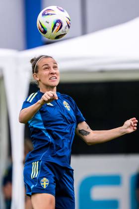 250716 Julia Zigiotti Olme of the Swedish women s national football team at a training session during the UEFA Women s Euro 2025 Championship on July 16, 2025 in Cam. Photo: Ludvig Thunman BILDBYRAN kod LT LT0720 fotboll football soccer fotball fotbolls-em europamästerskap em uefa womens euro uefa womens european football championship womens euro 2025 dam kvinner women träning practice training sverige sweden day 15 bbeng Copyright: LUDVIGxTHUNMAN BB250716LT073