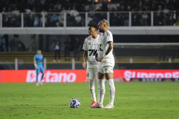 Match between Santos and Flamengo Santos (SP), 7 16 2025 - football Santos x Flamengo - Robinho Jr and Neymar Jr, during the match between Santos x Flamengo, valid for the 14th round of the Brazilian Championship Series A, held at Vila Belmiro, this Wednesday (16). Sao Paulo Brasil Copyright: xMiguelxMourax