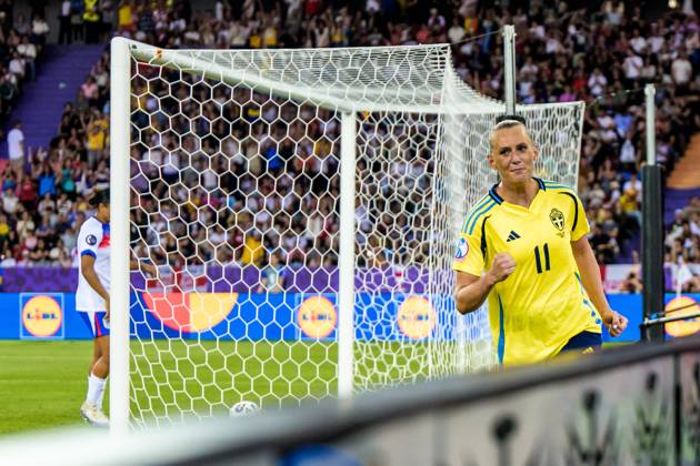 250717 Stina Blackstenius of Sweden celebrates after scoring 2-0 during the UEFA Women s Euro 2025 quarterfinal football match between Sweden and England on July 17, 2025 in Zurich. Photo: Ludvig Thunman BILDBYRAN kod LT LT0721 fotboll football soccer fotball fotbolls-em europamästerskap em uefa womens euro uefa womens european football championship womens euro 2025 dam kvinner women kvartsfinal quarterfinal quarterfinals sverige sweden england bbeng jubel Copyright: LUDVIGxTHUNMAN BB250717LT075