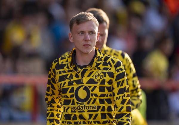 Maximilian Beier (Borussia Dortmund, 14) Sportfreunde Siegen - Borussia Dortmund 30.07.2025 Fussball, Testspiel, GER, Siegen, Leimbachstadion Siegen Copyright: HMBxMedia xMarcoxBader