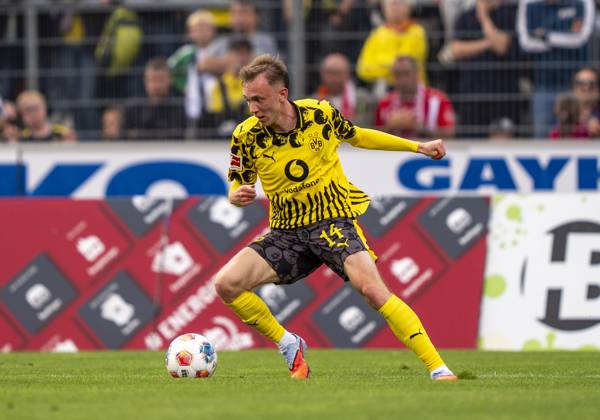 Maximilian Beier (Borussia Dortmund, 14) Sportfreunde Siegen - Borussia Dortmund 30.07.2025 Fussball, Testspiel, GER, Siegen, Leimbachstadion Siegen Copyright: HMBxMedia xMarcoxBader