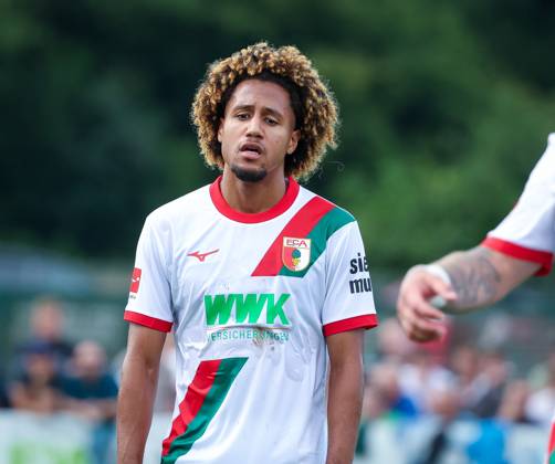 Han-Noah Massengo 4 FC Augsburg), FC Augsburg vs. Chrystal Palace FC, DFL, Saison 2025 2026, Vorbereitungsspiel, Testspiel, 01.08.2025 DFB regulations prohibit any use of photographs as image sequences and or quasi-video Bad Wimsbach Wels-Land Oesterreich
