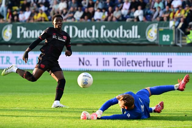 SITTARD - Fortuna Sittard goalkeeper Mattijs Branderhorst saves on a shot by Axel Tape of Bayer 04 Leverkusen during the practice match between Fortuna Sittard and Bayer 04 Leverkusen at the Fortuna Sittard stadium on Aug. 1, 2025 in Sittard. ANP Pre-Season Friendly 2025 26 xVIxANPxSportx xxANPxIVx 532638240 originalFilename: 532638240