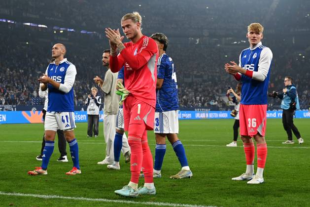 Torwart Loris Karius (FC Schalke 04) gestikuliert, gestik waehrend des Spiels der 2. Bundesliga zwischen FC Schalke 04 und Hertha BSC, Veltins-Arena am 01. August 2025 in Gelsenkirchen, Deutschland. (Foto von Ralf Treese DeFodi Images) +++ Torwart Loris Karius (FC Schalke 04) gestures during the 2. Bundesliga match between FC Schalke 04 and Hertha BSC at Veltins-Arena on August 1, 2025 in Gelsenkirchen, Germany. (Photo by Ralf Treese DeFodi Images) DFB DFL REGULATIONS PROHIBIT ANY USE OF PHOTOGRAPHS AS IMAGE SEQUENCES AND OR QUASI-VIDEO. (Photo by Ralf Treese DeFodi Images)