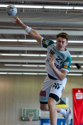 Oskar SUNNEFELDT (FRISCH AUF! Goeppingen, 27) erzielt ein Tor, Aktion, Torwurf FRISCH AUF! Goeppingen (FAG) vs. HBW Balingen-Weilstetten (HBW), Handball, Maenner, S-Cup Altensteig 2025, Halbfinale, Spielzeit 2025 2026, 02.08.2025 FRISCH AUF! Goeppingen (FAG) vs. HBW Balingen-Weilstetten (HBW), Handball, Maenner, S-Cup Altensteig 2025, Halbfinale, Spielzeit 2025 2026, 02.08.2025 Altensteig Copyright: xEibnerxPressefoto OliverxSchmidtx EP_OST