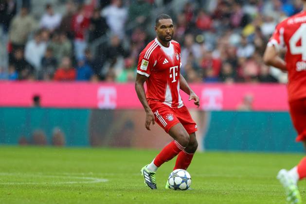 Jonathan Tah (FC Bayern Muenchen, 04) mit Ball, GER, FC Bayern Muenchen vs. Olympique Lyon, Fussball, Testspiel, Saison 2025 2026, 02.08.2025, GER, FC Bayern Muenchen vs. Olympique Lyon, Fussball, Testspiel, Saison 2025 2026, 02.08.2025 Muenchen Copyright: xEibner-Pressefoto JennixMaulx EP_JML