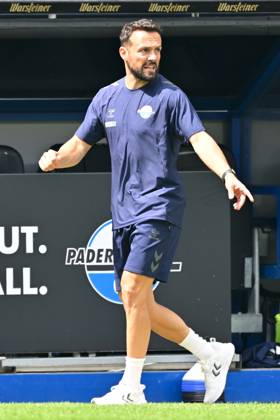 Paderborn, Home Deluxe Arena, 02.08.25, GER, Herren, 2.Bundesliga, Saison 2025-2026, SC Paderborn 07 - KSV Holstein Kiel Bild: Trainer Ralf KETTEMANN (Paderborn) DFL regulations prohibit any use of photographs as image sequences and or quasi-video. NRW Deutschland