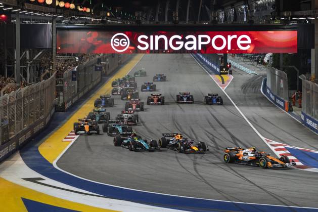 Formula 1 Singapore Grand Prix SINGAPORE, SINGAPORE - SEPTEMBER 22: Thousands of fans watch the Formula 1 Singapore Grand Prix at the Marina Bay Street Circuit in Singapore on September 22, 2024. More than 269,000 fans turned out over race weekend according to the organisers. Singapore World. Editorial use only. Please get in touch for any other usage.  Copyright: x2025xAnadoluxZakariaxZainalx