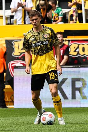 Alexander Rossipal (SG Dynamo Dresden,19) - 2. Fußball Bundesliga Saison 2025-2026 SG Dynamo Dresden vs. 1. FC Magdeburg im Rudolf Harbig Stadion in Dresden - Fußball,Mann,Männer,Deutschland,09.08.2025
