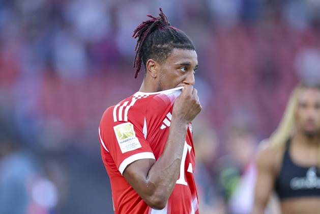 Michael Olise (FC Bayern Muenchen) schaut enttaeuscht, Pre-Season Friendly, Grasshopper Club Zürich v FC Bayern München, Stadion Letzigrund am 12. August 2025 in Zurich, Schweiz. (Foto von Marco Steinbrenner DeFodi Images) Michael Olise (FC Bayern Muenchen) looks dejected, Pre-Season Friendly, Grasshopper Club Zürich v FC Bayern München, Stadion Letzigrund, August 12, 2025 in Zurich, Switzerland. (Photo by Marco Steinbrenner DeFodi Images)
