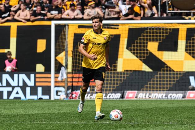 Alexander Rossipal (SG Dynamo Dresden,19) - 2. Fußball Bundesliga Saison 2025-2026 SG Dynamo Dresden vs. 1. FC Magdeburg im Rudolf Harbig Stadion in Dresden - Freisteller,Aktion,Fußball,Mann,Männer,Deutschland,09.08.2025