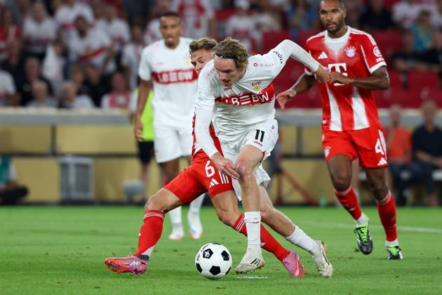 im Zweikampf, Aktion, mit Joshua Kimmich 6 (FC Bayern Muenchen), Nick Woltemade 11 (VfB Stuttgart), VfB Stuttgart vs. FC Bayern Muenchen, Fussball, Franz-Beckenbauer-Supercup, 16.08.2025 Stuttgart Baden-Wuerttemberg Deutschland