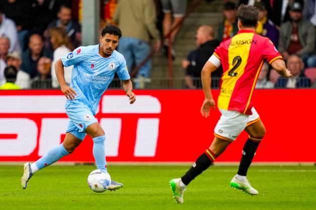 Eredivisie: Go Ahead Eagles v Sparta Rotterdam Deventer - Sayfallah Ltaief of Sparta Rotterdam dribbles with the ball during the third round of the 2025 2026 Eredivisie season. The match is set between Go Ahead Eagles and Sparta Rotterdam at De Adelaarshorst on 23 August 2025 in Deventer, The Netherlands. (VK Sportphoto Danny de Groot) Copyright: xDannyxdexGrootx