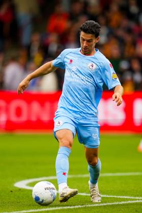 Eredivisie: Go Ahead Eagles v Sparta Rotterdam Deventer - Pelle Clement of Sparta Rotterdam dribbles with the ball during the third round of the 2025 2026 Eredivisie season. The match is set between Go Ahead Eagles and Sparta Rotterdam at De Adelaarshorst on 23 August 2025 in Deventer, The Netherlands. (VK Sportphoto Danny de Groot) Copyright: xDannyxdexGrootx