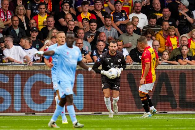 Eredivisie: Go Ahead Eagles v Sparta Rotterdam Deventer - Goalkeeper Joel Drommel of Sparta Rotterdam saves the ball during the third round of the 2025 2026 Eredivisie season. The match is set between Go Ahead Eagles and Sparta Rotterdam at De Adelaarshorst on 23 August 2025 in Deventer, The Netherlands. (VK Sportphoto Danny de Groot) Copyright: xDannyxdexGrootx