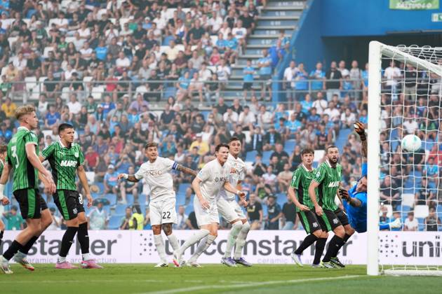 Napoli s Kevin De Bruyne goal 0-2 during the Serie A soccer match between Sassuolo and Napoli at the Mapei Stadium CittÃ del Tricolore in Reggio Emilia, north Italy - Saturday, August 23, 2025 - - Soccer -  Copyright: xMassimoxPaolone LaPressex