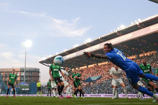 Napoli s Kevin De Bruyne goal 0-2 during the Serie A soccer match between Sassuolo and Napoli at the Mapei Stadium Cittˆ del Tricolore in Reggio Emilia, north Italy - Saturday, August 23, 2025 - - Soccer -  Copyright: xMassimoxPaolone LaPressex