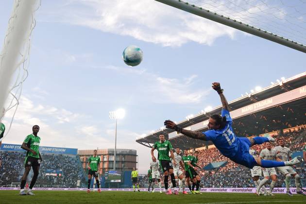 Napoli s Kevin De Bruyne goal 0-2 during the Serie A soccer match between Sassuolo and Napoli at the Mapei Stadium Cittˆ del Tricolore in Reggio Emilia, north Italy - Saturday, August 23, 2025 - - Soccer -  Copyright: xMassimoxPaolone LaPressex