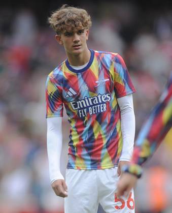 Football - 2025 2026 Premier League - Arsenal vs Leeds United - Emirates Stadium - Saturday 23rd August 2025 15 year old Max Robert Dowman of Arsenal in the warm up before coming on to make his Premiership Debut in the second half