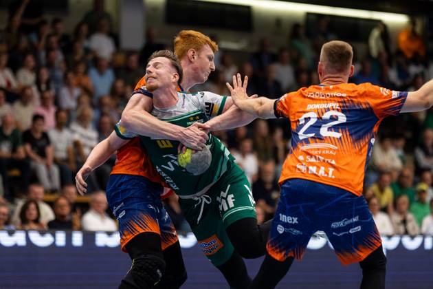 Erik PERSSON (FRISCH AUF! Goeppingen, 22) erzielt ein Tor, Aktion, Torwurf FRISCH AUF! Goeppingen (FAG) vs. SKK Talent Pilsen, Handball, Maenner, Players Night, Testspiel, Saisoneroeffnung, Spielzeit 2025 2026, 23.08.2025 FRISCH AUF! Goeppingen (FAG) vs. SKK Talent Pilsen, Handball, Maenner, Players Night, Testspiel, Saisoneroeffnung, Spielzeit 2025 2026, 23.08.2025 Goeppingen Copyright: xEibnerxPressefoto OliverxSchmidtx EP_OST