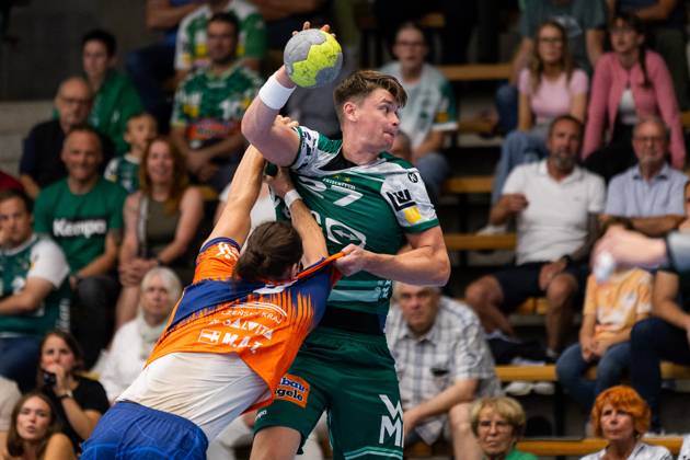 Oskar SUNNEFELDT (FRISCH AUF! Goeppingen, 27) erzielt ein Tor, Aktion, Torwurf FRISCH AUF! Goeppingen (FAG) vs. SKK Talent Pilsen, Handball, Maenner, Players Night, Testspiel, Saisoneroeffnung, Spielzeit 2025 2026, 23.08.2025 FRISCH AUF! Goeppingen (FAG) vs. SKK Talent Pilsen, Handball, Maenner, Players Night, Testspiel, Saisoneroeffnung, Spielzeit 2025 2026, 23.08.2025 Goeppingen Copyright: xEibnerxPressefoto OliverxSchmidtx EP_OST