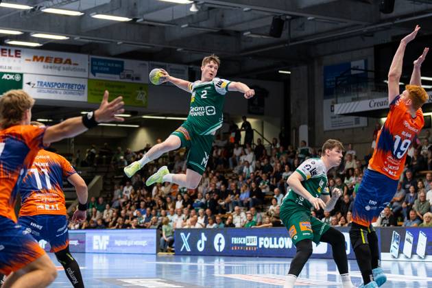 Oskar NEUDECK (FRISCH AUF! Goeppingen, 02) erzielt ein Tor, Aktion, Torwurf FRISCH AUF! Goeppingen (FAG) vs. SKK Talent Pilsen, Handball, Maenner, Players Night, Testspiel, Saisoneroeffnung, Spielzeit 2025 2026, 23.08.2025 FRISCH AUF! Goeppingen (FAG) vs. SKK Talent Pilsen, Handball, Maenner, Players Night, Testspiel, Saisoneroeffnung, Spielzeit 2025 2026, 23.08.2025 Goeppingen Copyright: xEibnerxPressefoto OliverxSchmidtx EP_OST