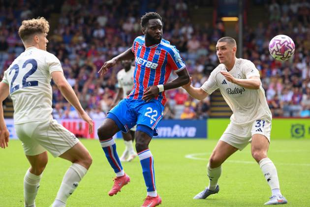 Crystal Palace v Nottingham Forest - Premier League Odsonne Edouard of Crystal Palace heads the ball under pressure from Nikola Milenkovic and Ryan Yates of Nottingham Forest during the Premier League match between Crystal Palace and Nottingham Forest at Selhurst Park in London, England, on August 24, 2025. London Greater London United Kingdom Copyright: xMIxNewsx originalFilename:fletcher-crystalp250824_npHlI