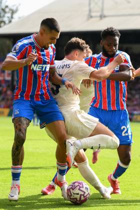 Crystal Palace v Nottingham Forest - Premier League Neco Williams of Nottingham Forest competes with Daniel Munoz and Odsonne Edouard of Crystal Palace during the Premier League match between Crystal Palace and Nottingham Forest at Selhurst Park in London, England, on August 24, 2025. London Greater London United Kingdom Copyright: xMIxNewsx originalFilename:fletcher-crystalp250824_npu43