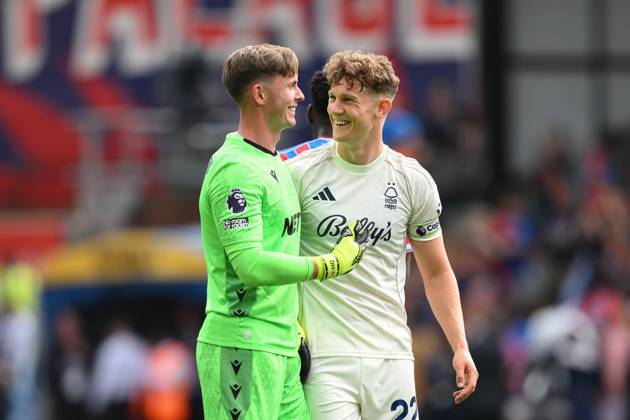 Crystal Palace v Nottingham Forest - Premier League Former teammates Ryan Yates of Nottingham Forest and Dean Henderson of Crystal Palace talk after the final whistle during the Premier League match between Crystal Palace and Nottingham Forest at Selhurst Park in London, England, on August 24, 2025. London Greater London United Kingdom Copyright: xMIxNewsx originalFilename:fletcher-crystalp250824_npUMP