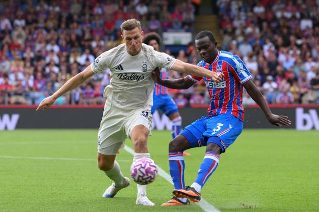 Crystal Palace v Nottingham Forest - Premier League Neco Williams of Nottingham Forest puts pressure on Tyrick Mitchell of Crystal Palace during the Premier League match between Crystal Palace and Nottingham Forest at Selhurst Park in London, England, on August 24, 2025. London Greater London United Kingdom Copyright: xMIxNewsx originalFilename:fletcher-crystalp250824_npsYb
