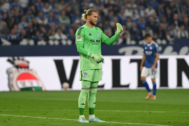 Torwart Loris Karius (FC Schalke 04) gestikuliert, gestik waehrend des Spiels der 2. Bundesliga zwischen FC Schalke 04 und VfL Bochum, Veltins-Arena am 23. August 2025 in Gelsenkirchen, Deutschland. (Foto von Ralf Treese DeFodi Images) +++ Torwart Loris Karius (FC Schalke 04) gestures during the 2. Bundesliga match between FC Schalke 04 and VfL Bochum at Veltins-Arena on August 23, 2025 in Gelsenkirchen, Germany. (Photo by Ralf Treese DeFodi Images) (Photo by Ralf Treese DeFodi Images)