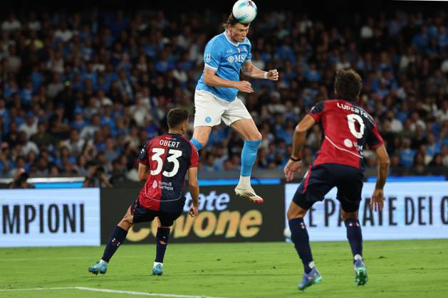 Scott McTominay of SSC Napoli in action during the Serie A football match between SSC Napoli and Cagliari Calcio at Diego Armando Maradona stadium in Naples (Italy), August 30th, 2025. CesarexPurini