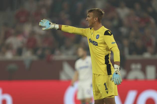 Torwart Hans Christian Bernat (Karlsruher SC) gestikuliert, Gestik waehrend des spiels der 2. Bundesliga zwischen Fortuna Düsseldorf und Karlsruher SC, Merkur Spiel-Arena am 30. August 2025 in Düsseldorf, Deutschland. (Foto von Oliver Kaelke DeFodi Images) +++ Torwart Hans Christian Bernat (Karlsruher SC) gestures during the 2. Bundesliga match between Fortuna Düsseldorf and Karlsruher SC at Merkur Spiel-Arena on August 30, 2025 in Düsseldorf, Germany. (Photo by Oliver Kaelke DeFodi Images) (Photo by Oliver Kaelke DeFodi Images)