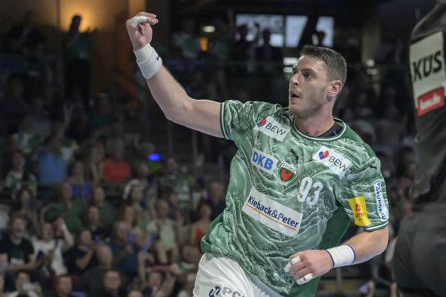 im Bild v.l.: Mijajlo Marsenic (Fuechse Berlin), Action, Kampf, kaempft um den Ball, Tor, Treffer, Jubel, Torjubel, Freude, Begeisterung, feiert, GER, Berlin, Handball, Fuechse Berlin vs Bergischer HC, DAIKIN Handball-Bundesliga, in der Max Schmeling Halle, 31.08.2025, Copyright: HMBxMedia UwexKoch