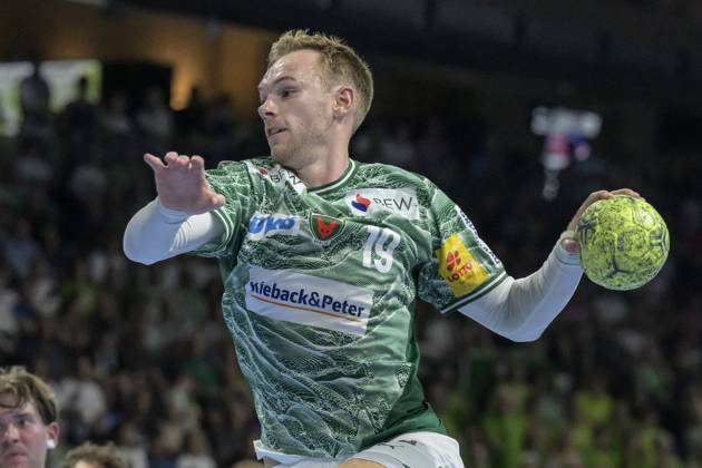 im Bild v.l.: Mathias Gidsel (Fuechse Berlin), Action, Kampf, kaempft um den Ball, GER, Berlin, Handball, Fuechse Berlin vs Bergischer HC, DAIKIN Handball-Bundesliga, in der Max Schmeling Halle, 31.08.2025, Copyright: HMBxMedia UwexKoch