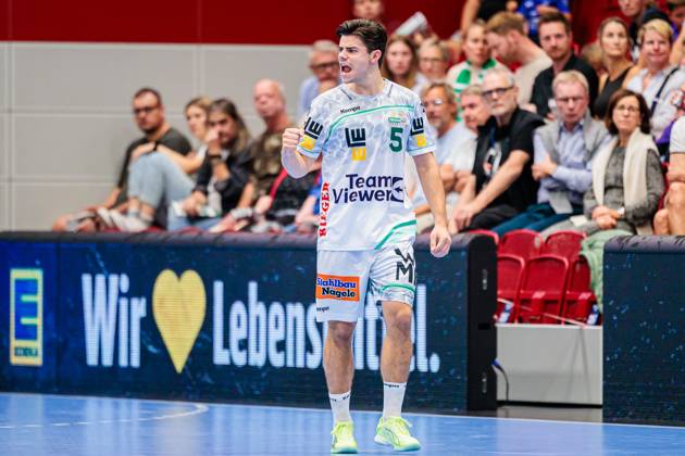 Rutger ten Velde (Frisch Auf Goeppingen, 05) jubelt nach Torerfolg Tor GER, GWD Minden vs. Frisch Auf Goeppingen, Handball, 1. Bundesliga, 1. Spieltag, Spielzeit 2025 2026, 31.08.2025 GER, GWD Minden vs. Frisch Auf Goeppingen, Handball, 1. Bundesliga, 1. Spieltag, Spielzeit 2025 2026, 31.08.2025 Luebbecke Copyright: xEibner-Pressefoto JanxRollingerx EP_JSK