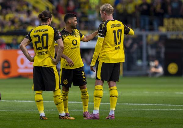 Marcel SABITZER (Borussia Dortmund, 20), Yan COUTO (Borussia Dortmund, 2) und Julian BRANDT (Borussia Dortmund, 10) reden in einer Verletzungsunterbrechung 31.08.2025, Fussball, 1. Bundesliga: Borussia Dortmund - 1. FC Union Berlin in Dortmund, Signal Iduna Park DFL regulations prohibit any use of photographs as image sequences and or quasi-video. Copyright: HMBxMedia xMarcoxBader