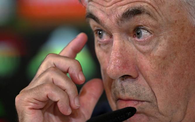 Training session of Real Madrid MADRID, SPAIN - SEPTEMBER 29: Head coach of Real Madrid, Carlo Ancelotti speaks to press during a training session ahead of La Liga week 8 soccer match between Real Madrid and Girona, at Ciudad Real Madrid in Madrid, Spain on September 29, 2023. Madrid Spain. Editorial use only. Please get in touch for any other usage.  Copyright: x2025xAnadoluxBurakxAkbulutx