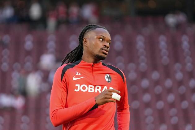 Jordy Makengo (SC Freiburg, 33) , Deutschland, Fussball, 1. Bundesliga, 2.Spieltag, 2025 2026, 1. FC Köln vs. SC Freiburg, 31.08.2025, RheinEnergieSTADION, Köln, Deutschland DFL REGULATIONS PROHIBIT ANY USE OF PHOTOGRAPHS AS IMAGE SEQUENCES AND OR QUASI-VIDEO. Köln RheinEnergieSTADION Nordrhein-Westfalen Deutschland Copyright: xArnexAmbergx